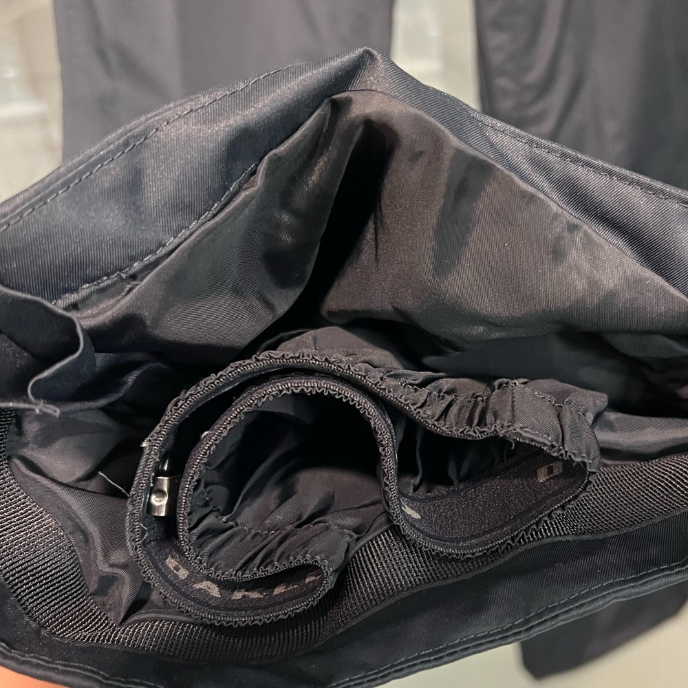 Oakley Bizone insulated 10k pants. - Picture 6 of 10
